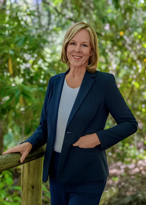 Barbara J Kahl